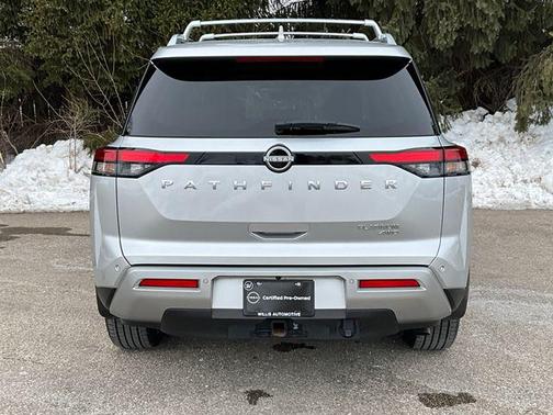 2025 Nissan Pathfinder Platinum 4WD