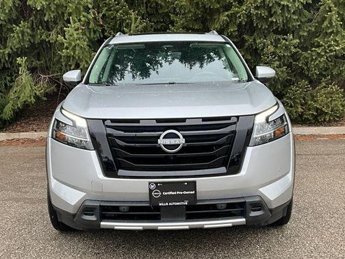 2023 Nissan Pathfinder SL 4WD