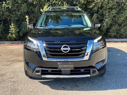 2023 Nissan Pathfinder SL 4WD