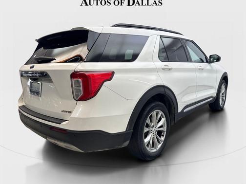 Star White Metallic Tri-Coat 2022 Ford Explorer XLT