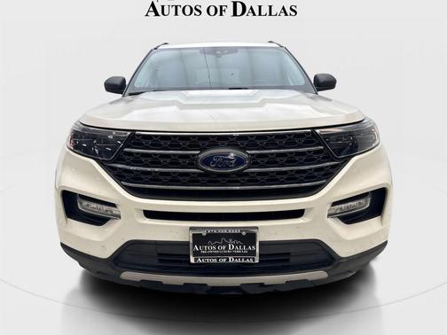 Star White Metallic Tri-Coat 2022 Ford Explorer XLT