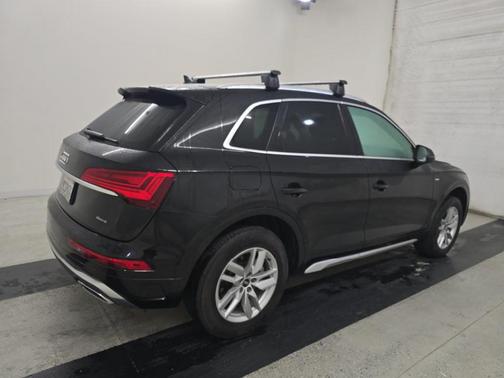 Mythos Black Metallic 2022 Audi Q5 45 S line Premium