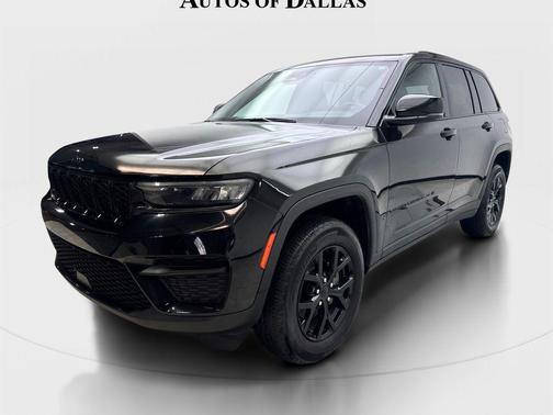Diamond Black Crystal Pearlcoat 2024 Jeep Grand Cherokee Altitude