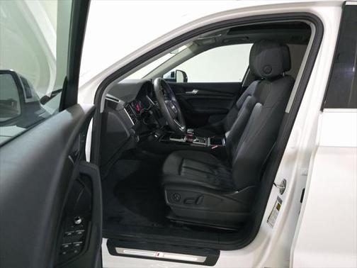 2022 Audi Q5 45 S line Premium