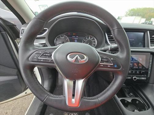 2022 INFINITI QX50 LUXE AWD
