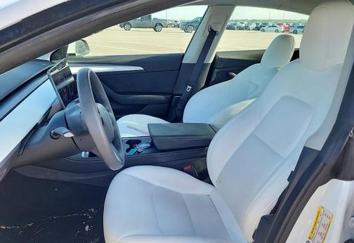 Pearl White Multi-Coat 2022 Tesla Model 3 Long Range