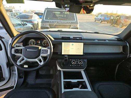 2025 Land Rover Defender 110 P300
