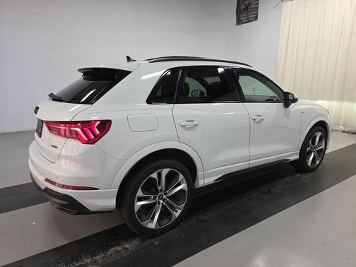 2022 Audi Q3 45 S line Premium Plus