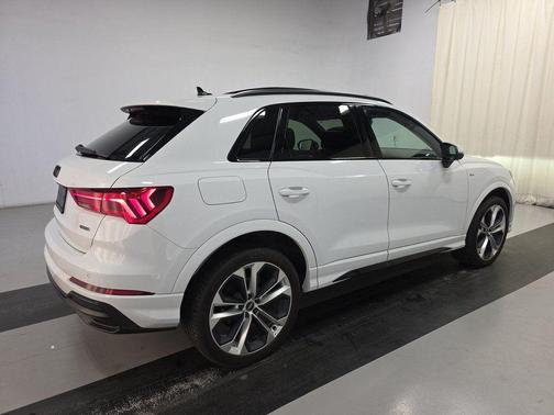 2022 Audi Q3 45 S line Premium Plus