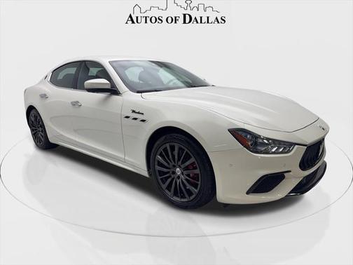 2022 Maserati Ghibli Modena Q4