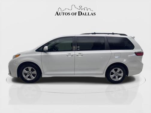 2020 Toyota Sienna LE