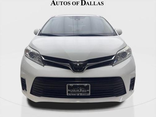 2020 Toyota Sienna LE
