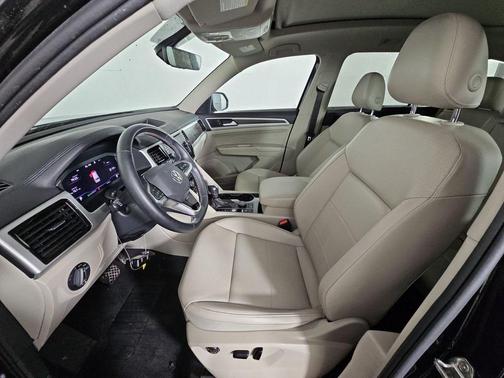 2022 Volkswagen Atlas 3.6L SE w/Technology