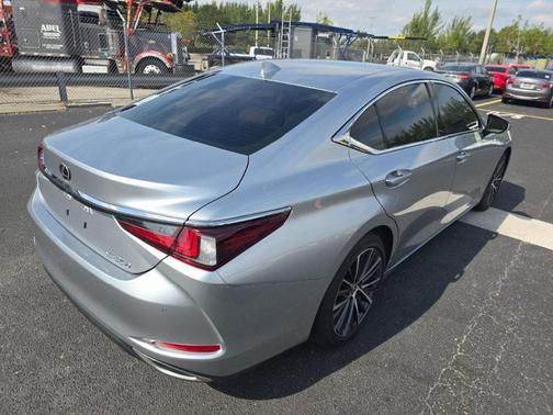 2022 Lexus ES 350 Base