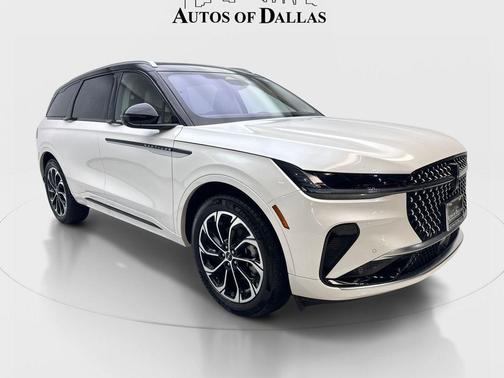 White Platinum Metallic Tri-Coat 2025 Lincoln Nautilus Reserve