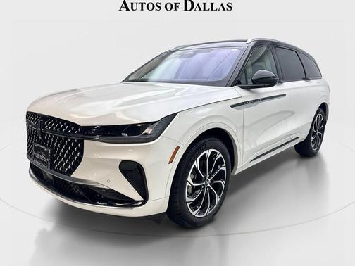 White Platinum Metallic Tri-Coat 2025 Lincoln Nautilus Reserve