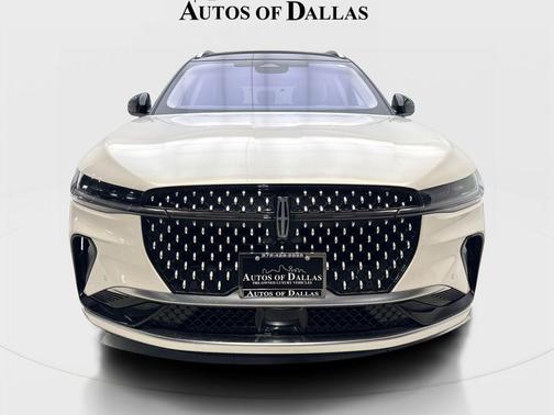 White Platinum Metallic Tri-Coat 2025 Lincoln Nautilus Reserve
