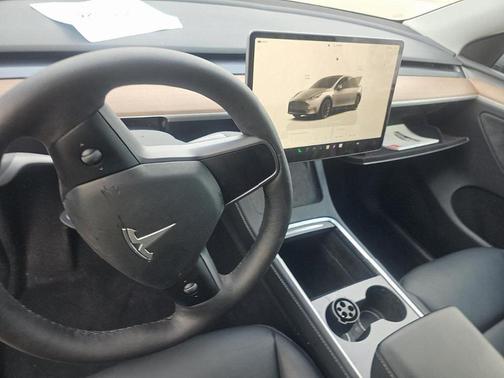 2024 Tesla Model Y Long Range Dual Motor All-Wheel Drive