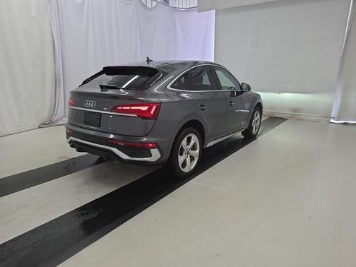 2022 Audi Q5 45 S line Premium Plus