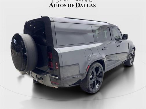 2024 Land Rover Defender 130 P400 Outbound