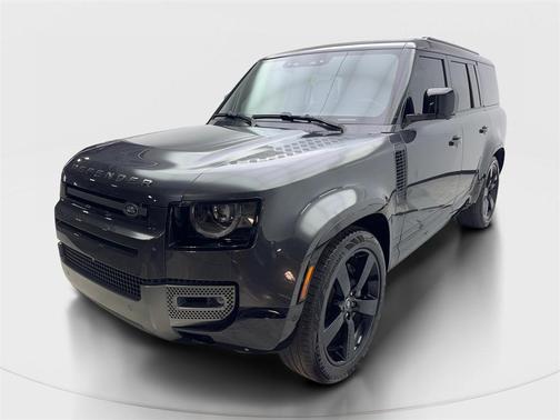 2024 Land Rover Defender 130 P400 Outbound