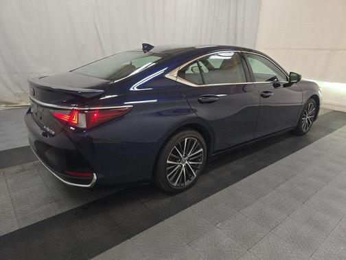 2022 Lexus ES 250 Base