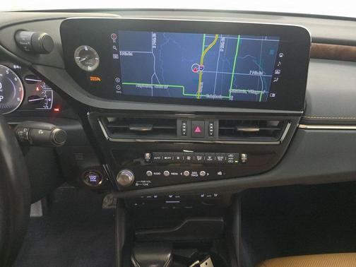 2022 Lexus ES 250 Base