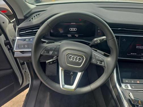 2024 Audi Q7 45 Premium Plus