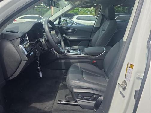 2024 Audi Q7 45 Premium Plus