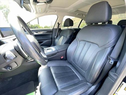 2022 BMW 750 Li
