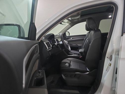 2023 Volkswagen Atlas 3.6L SE w/Technology