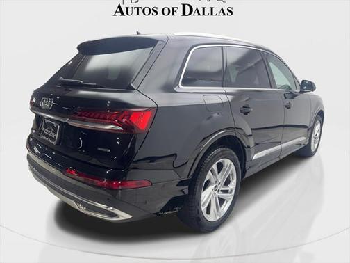 2023 Audi Q7 45 Premium Plus