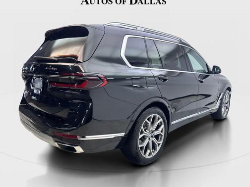 Black Sapphire Metallic 2023 BMW X7 xDrive40i