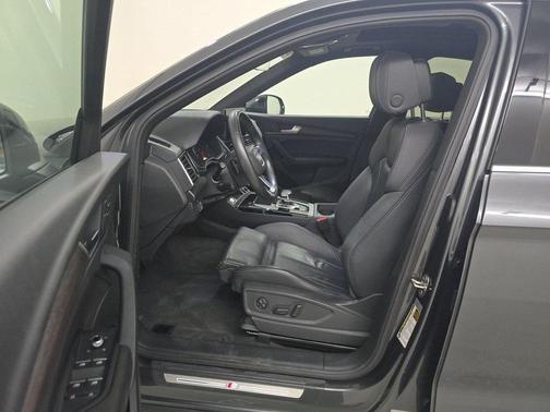 2023 Audi Q5 45 S line Premium
