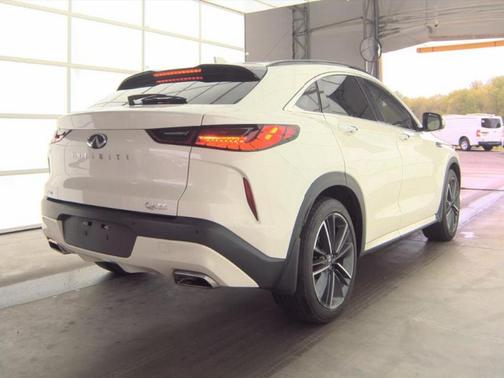 Majestic White 2023 INFINITI QX55 LUXE