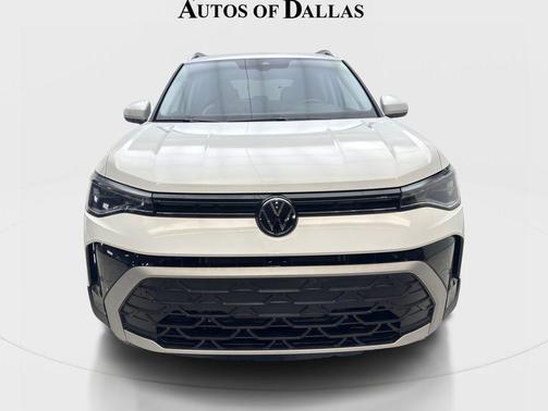 Pure White 2025 Volkswagen Taos 1.5T SE