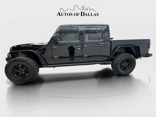 Black Clearcoat 2021 Jeep Gladiator Willys 4x4