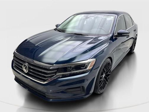 Blue Metallic 2022 Volkswagen Passat 2.0T SE