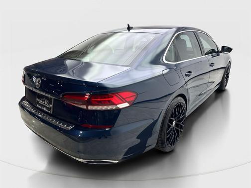 Blue Metallic 2022 Volkswagen Passat 2.0T SE