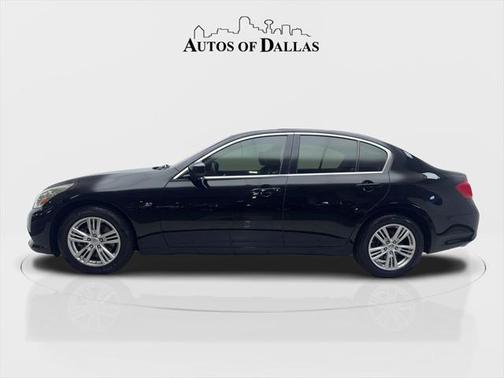 2015 INFINITI Q40 Base