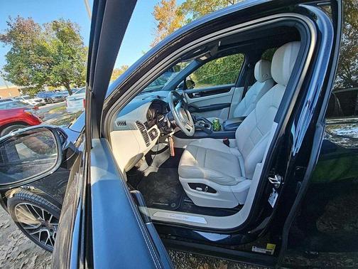 2021 Porsche Cayenne Base