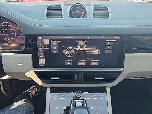 2021 Porsche Cayenne Base