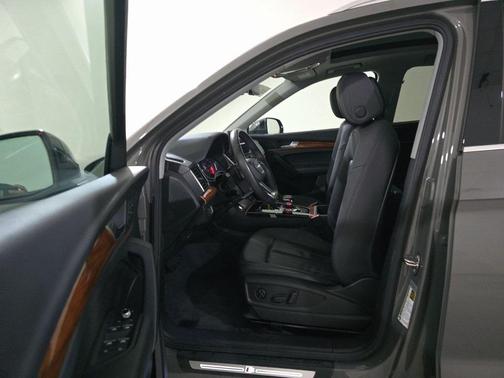 2023 Audi Q5 45 S line Premium