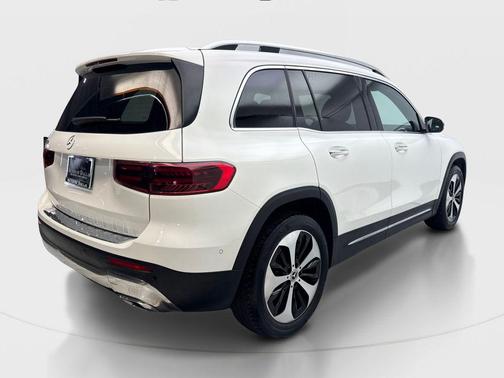 White 2025 Mercedes-Benz GLB 250 Base