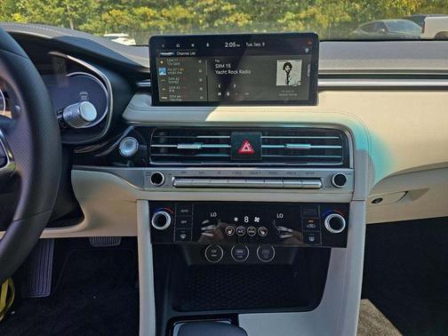 2025 Genesis G70 2.5T RWD