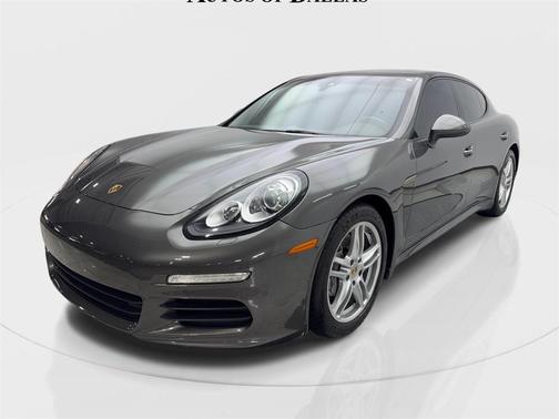 2015 Porsche Panamera 4