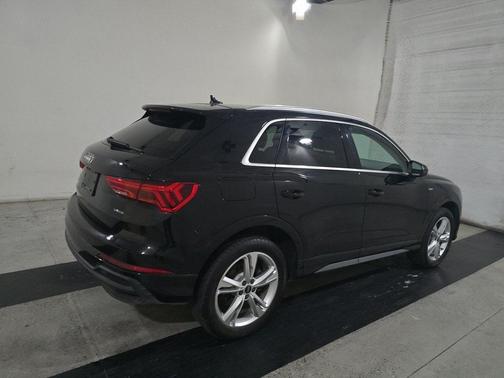 2024 Audi Q3 Premium 45 TFSI S line quattro Tiptronic
