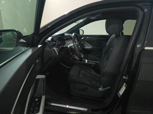 2024 Audi Q3 Premium 45 TFSI S line quattro Tiptronic