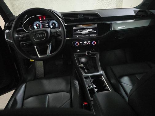 2024 Audi Q3 Premium 45 TFSI S line quattro Tiptronic