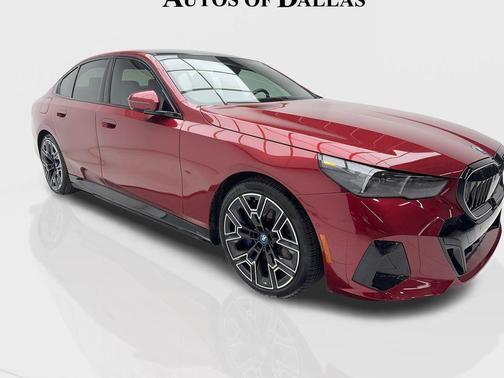 Vegas Red Metallic 2025 BMW i5 eDrive40